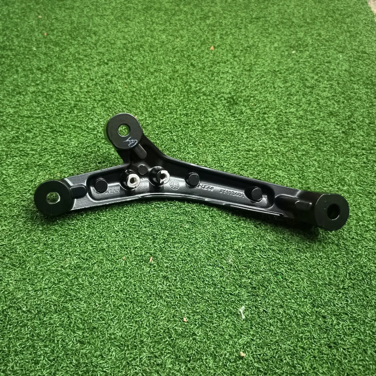 Duke 250/390 Engine Hanger Rh 56jpb231
